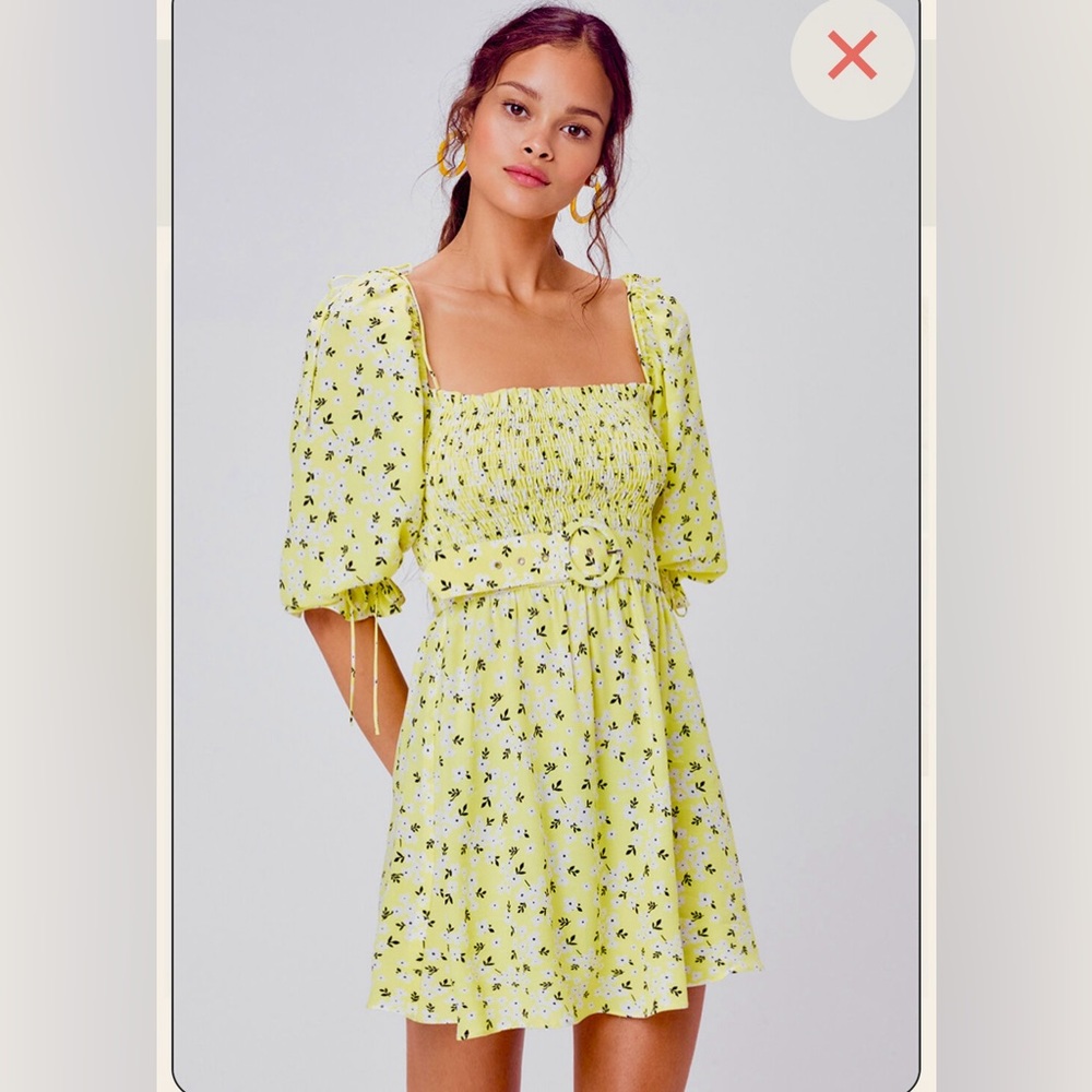 M For Love & Lemons Chrysanthemum
Mini Dress Lemonade color floral yellow